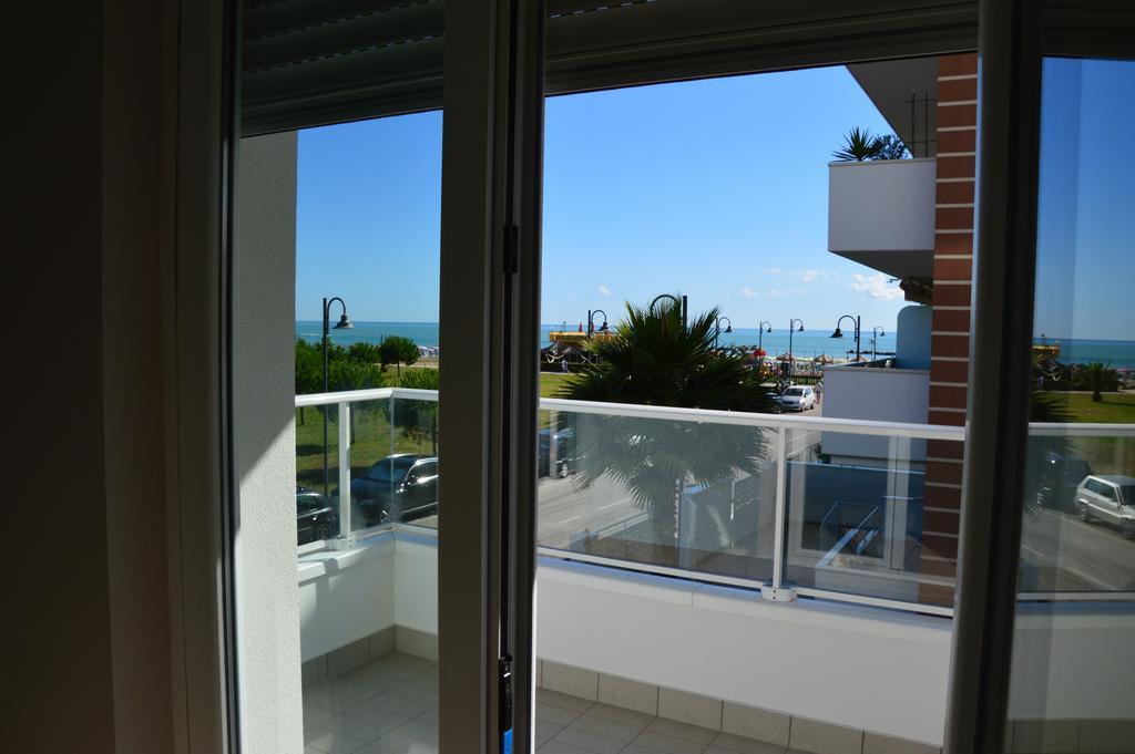Case Vacanze Blue Bay Resort Roseto Degli Abruzzi Room photo