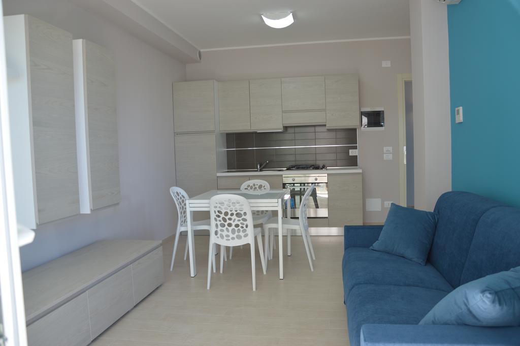 Case Vacanze Blue Bay Resort Roseto Degli Abruzzi Room photo
